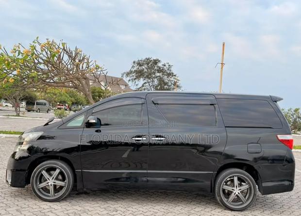 Toyota Vellfire 2009 Black
