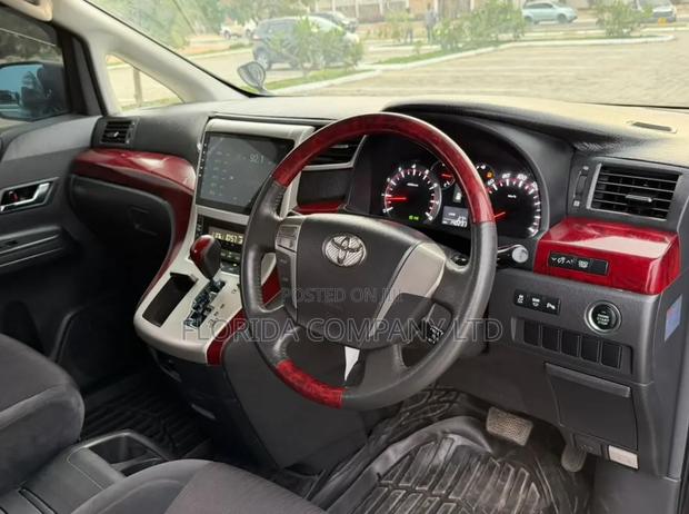 Toyota Vellfire 2009 Black