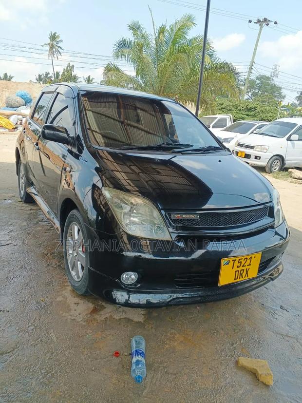 Toyota IST 2004 Black