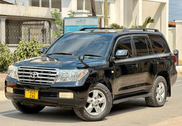 Toyota Land Cruiser 2010 Black