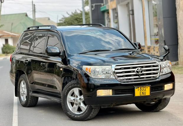 Toyota Land Cruiser 2010 Black