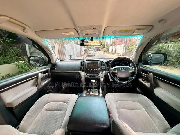 Toyota Land Cruiser 2010 Black