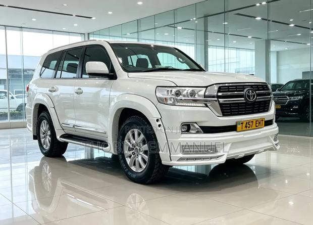 Toyota Land Cruiser 2015 White