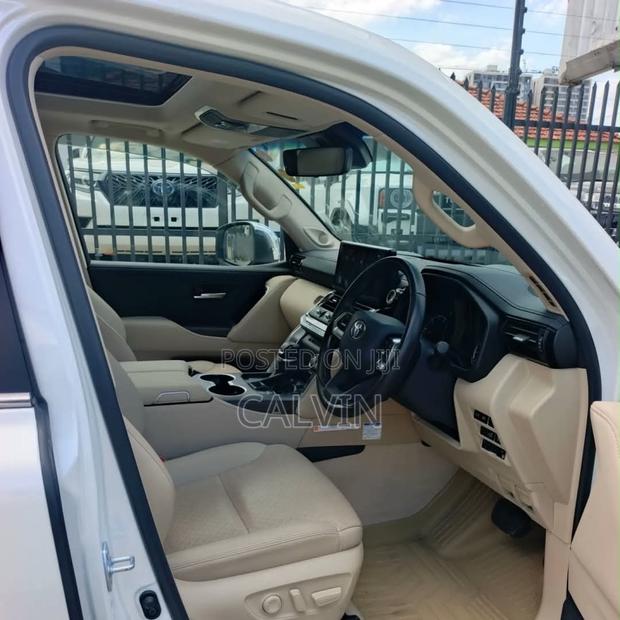 Toyota Land Cruiser 2023 White