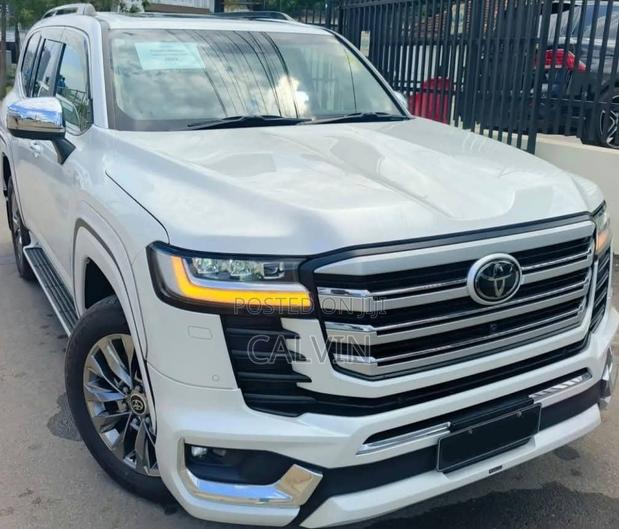 Toyota Land Cruiser 2023 White
