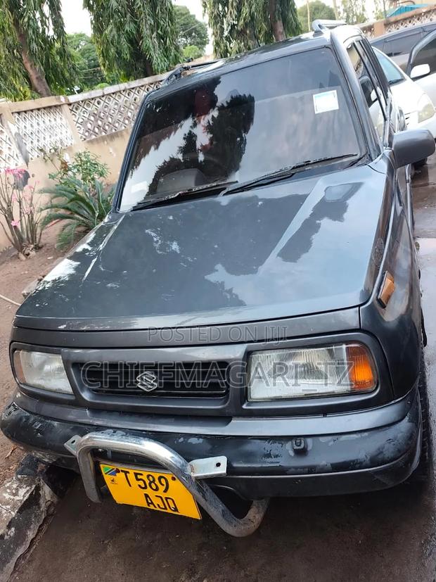 Suzuki Escudo 1998 Gray