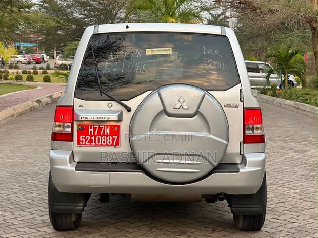 Mitsubishi Pajero 2.0 Pininfarina Automatic 2001 Silver