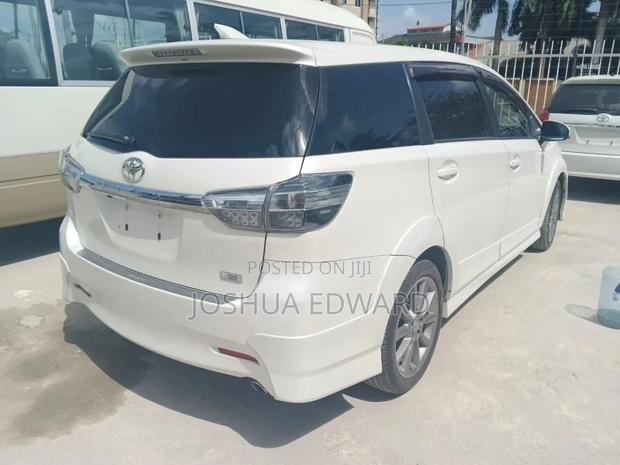 Toyota Wish 2013 White