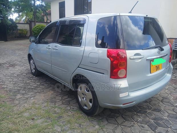 Toyota Raum 2005 Blue