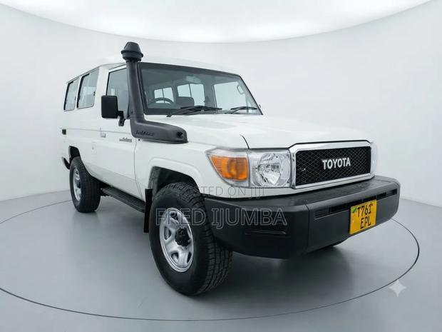 Toyota Land Cruiser 2012 White