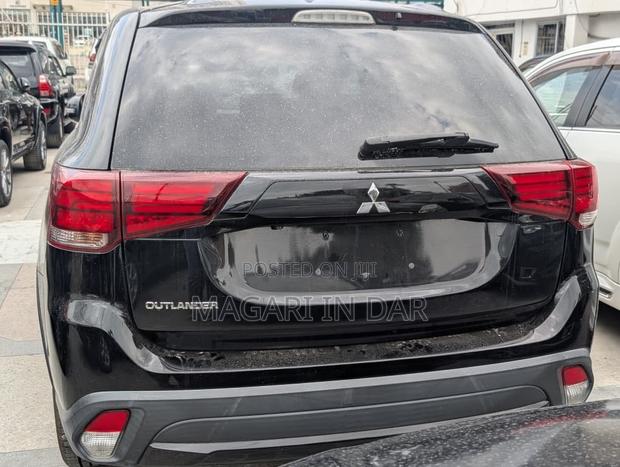 Mitsubishi Outlander 2015 Black