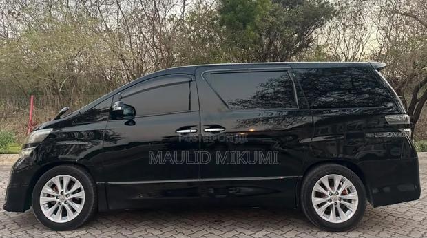 Toyota Vellfire 2009 Black