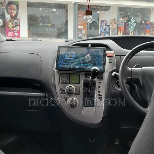 Toyota Ractis 2005 Gray