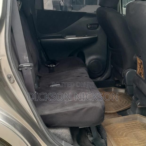 Toyota Ractis 2005 Gray