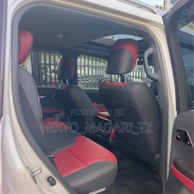Toyota Land Cruiser 2024 White