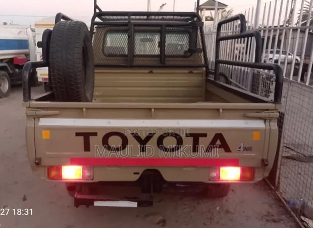 Toyota Land Cruiser 2001