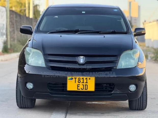 Toyota IST 2004 Black