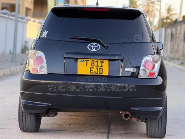 Toyota IST 2004 Black