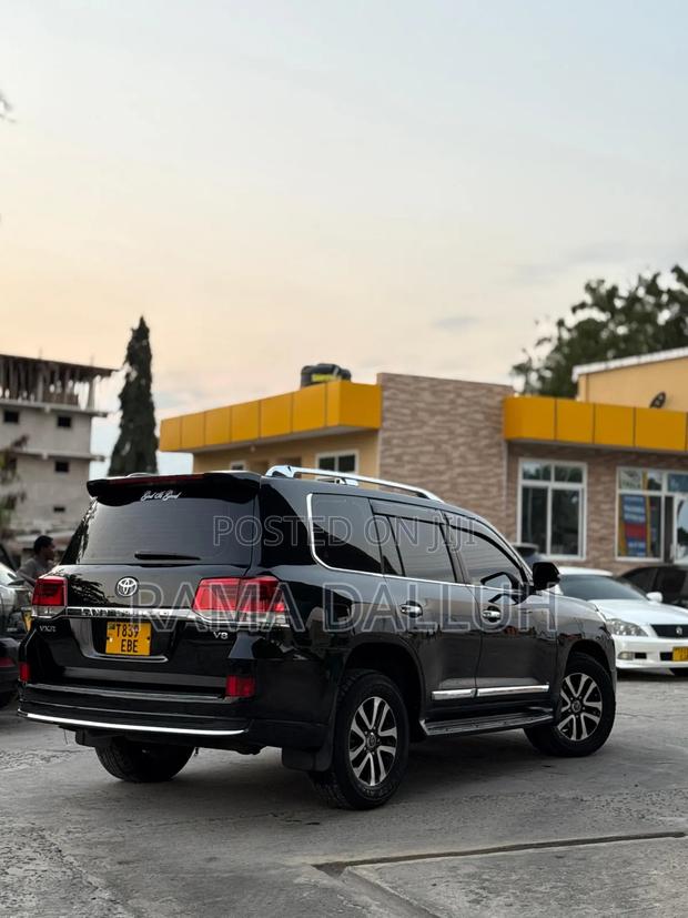 Toyota Land Cruiser 2014 Black