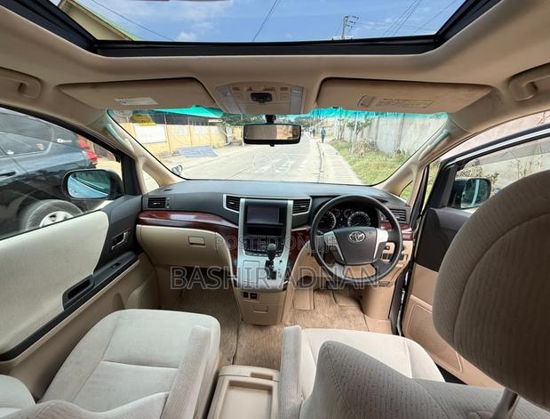 Toyota Alphard 2009 Silver