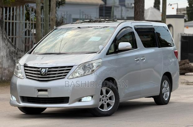 Toyota Alphard 2009 Silver