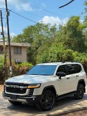 Toyota Land Cruiser 2024 White for sale