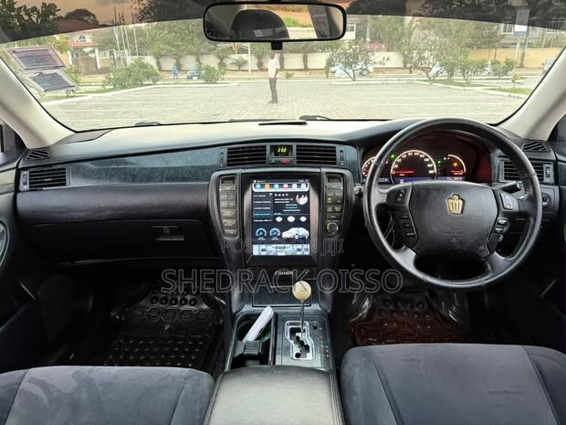 Toyota Crown 2006 White