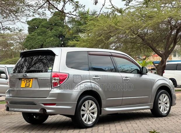 Subaru Forester 2011 Brown