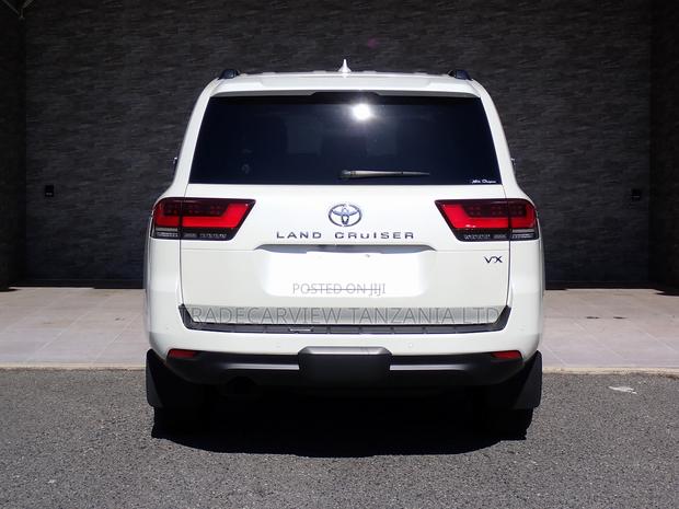 New Toyota Land Cruiser LC300 2024 Pearl