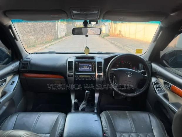 Toyota Land Cruiser Prado 2005 Black
