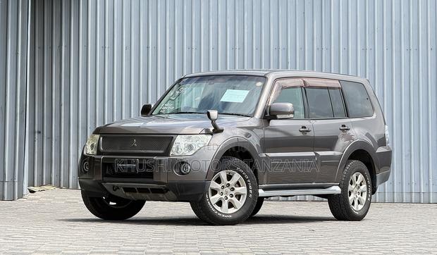 Mitsubishi Pajero 2008 Brown