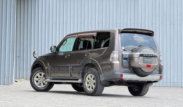 Mitsubishi Pajero 2008 Brown
