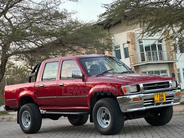 Toyota Hilux 1991 Red