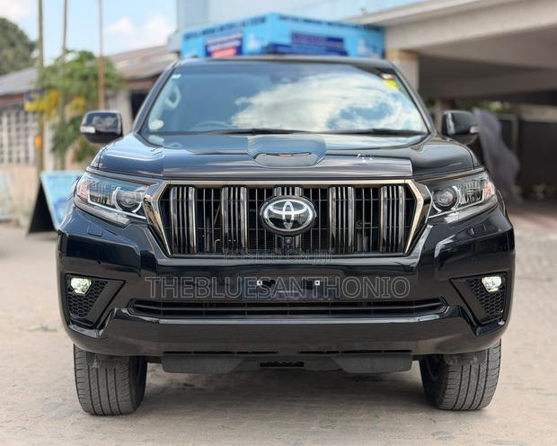 Toyota Land Cruiser Prado 2022 Black