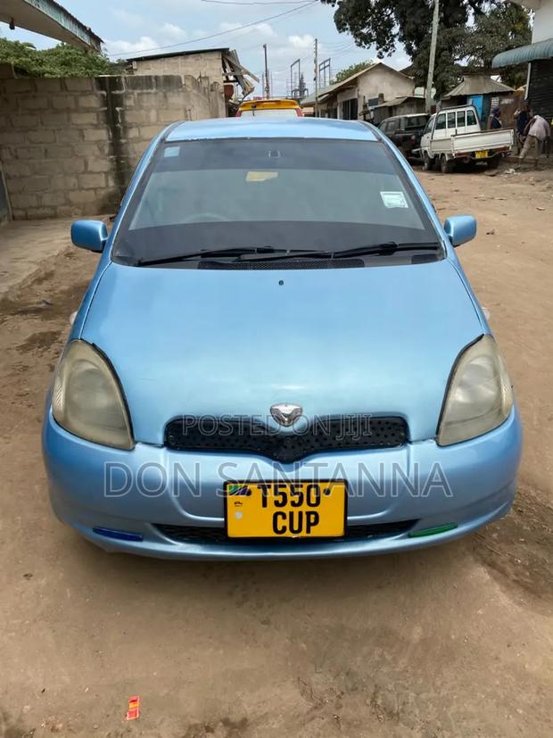 Toyota Vitz 2003 Blue