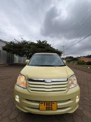 Toyota Noah 2005 Yellow for sale