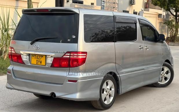 Toyota Alphard 2004 Silver