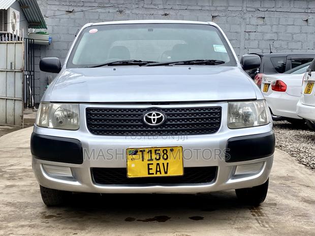 Toyota Succeed 2006 Silver
