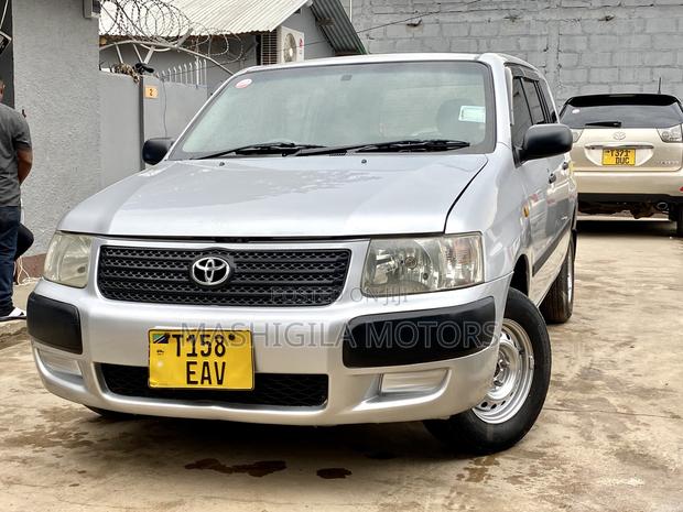 Toyota Succeed 2006 Silver