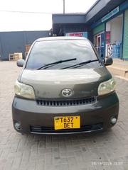 Toyota Porte 2005 Gray for sale