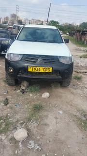 Mitsubishi L200 2000 White for sale