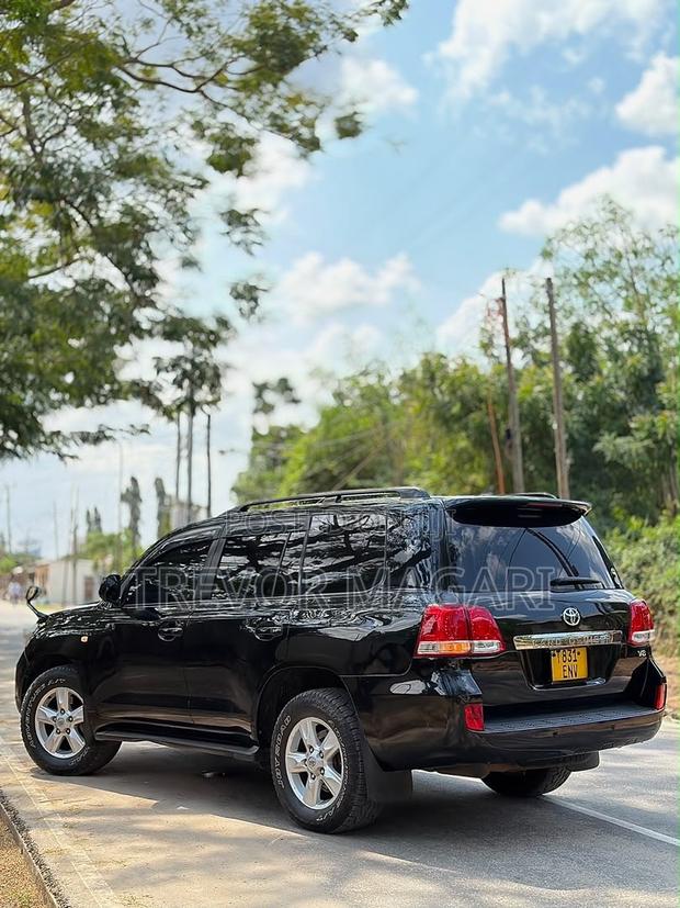 Toyota Land Cruiser 2009 Black