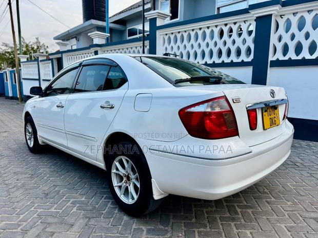 Toyota Premio 2005 White