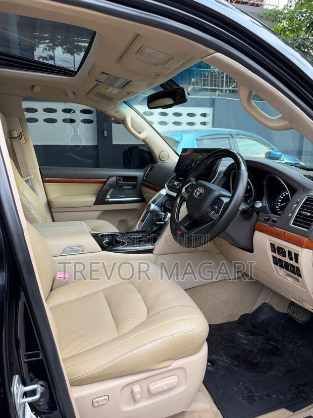 Toyota Land Cruiser 2016 Black