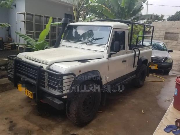 Land Rover Defender 1999 White