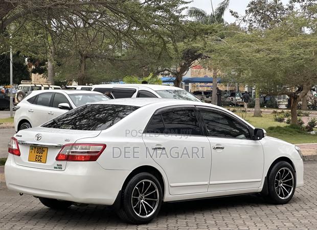 Toyota Premio 2012 White