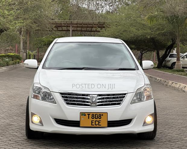 Toyota Premio 2012 White