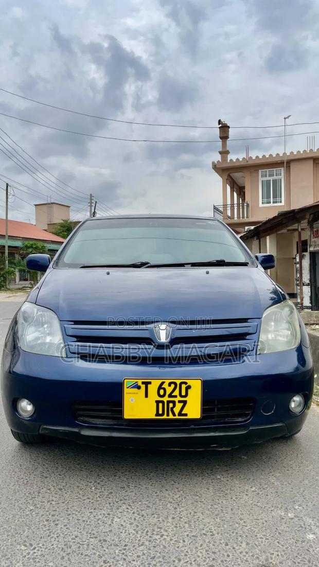 Toyota IST 2003 Blue