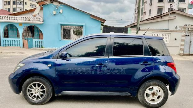 Toyota IST 2003 Blue