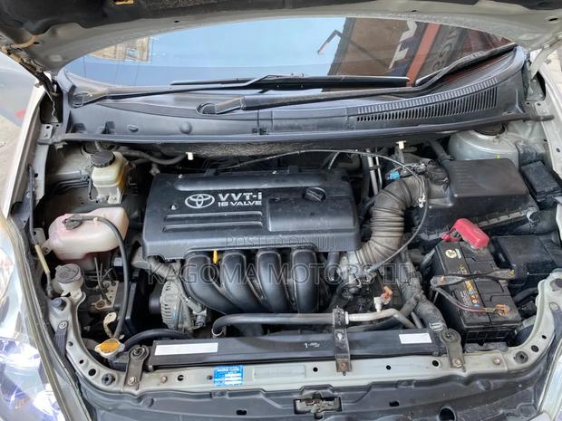 Toyota Wish 2003 Silver